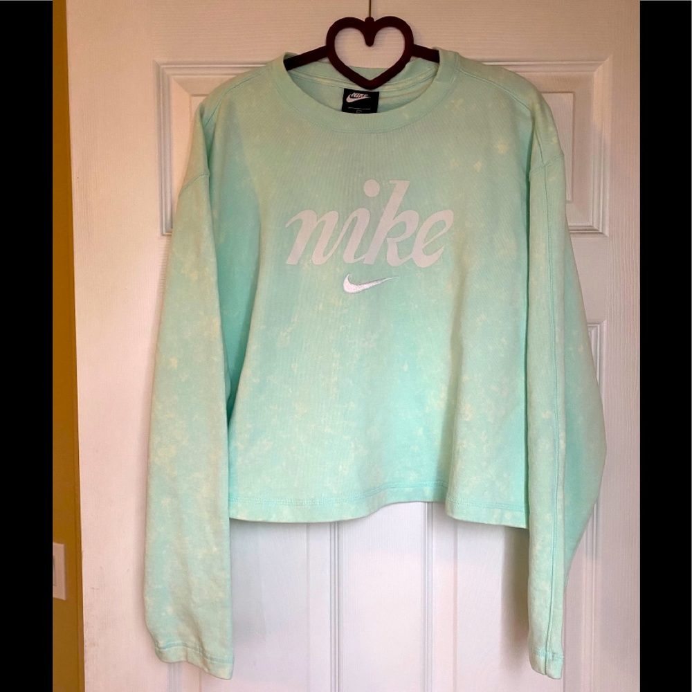 Nike long sleeve sweater